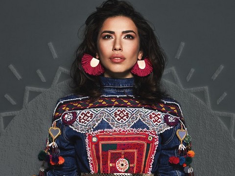 Burcu Güneş... 20. SANAT YILINA ÖZEL YENİ ALBÜMÜ TÜM DÜNYADA!..