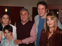 ÇILGIN KANAL EKİBİ İLK BÖLÜM KUTLAMASINDA BULUŞTU!