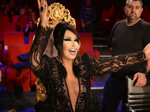 Bülent Ersoy... DİVA, GÖĞÜS DEKOLTESİ İLE POPSTAR'A DAMGA VURDU!..