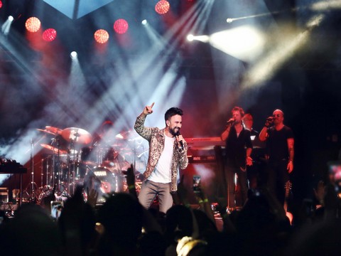 Tarkan... FRANKFURT'A İZDİHAM!..