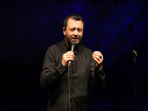 Uğur Uludağ...  "BEN CHALENDER MEŞREBİM" İLE GÜLDÜRMEYE DEVAM EDİYOR!..