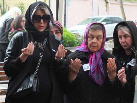 Nazlı Hamarat... BABASINI KAYBETTİ'..
