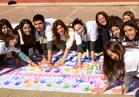 Gökçe Bahadır... 'SOSYALBEN VAKFI'NIN GÖNÜLLÜ ELÇİSİ!