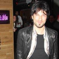 Tarkan... "ALKOLLÜYÜM, SAÇMALARIM"!