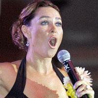 Magazinkolik özel  / Hülya Avşar... 8 YIL SONRA İLK ALBÜM HEYECANI...