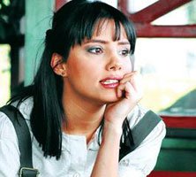 Nehir Erdoğan... "İZMİRLİYİM, AMA KOMPLEKSLİYİM"!