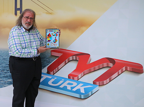 Nurcan Sabur... MAGAZİN DUAYENİNDEN ÖRNEK DAVRANIŞ