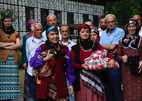 Egenin Hamsisi... OYUNCULARDAN BAYRAM MESAJLARI!