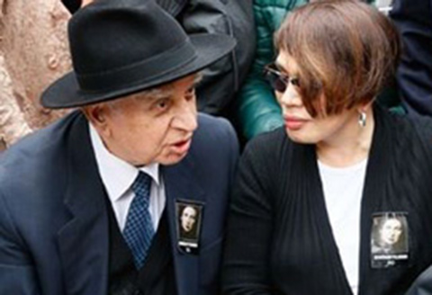 Sezen Aksu... BABASINI KAYBETTİ!..