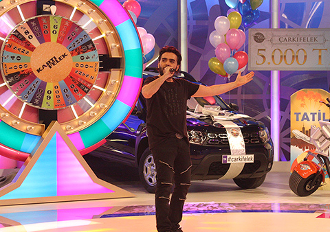 Çarkıfelek... BU AKŞAMIN KONUĞU İSMAİL YK!