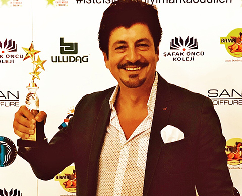 Ekin... BİR ŞARKIYLA 36 ÖDÜL BİRDEN ALDI!..