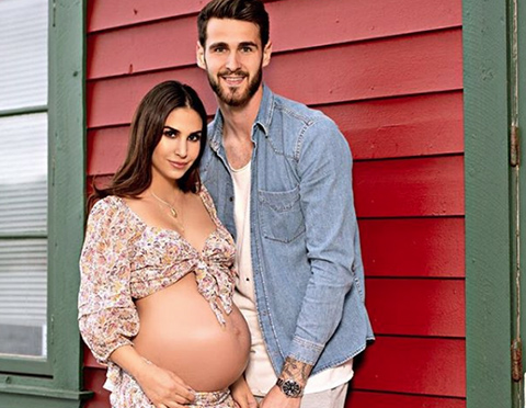 Sıla Şahin... PLAYBOY GÜZELİ ANNE OLDU!