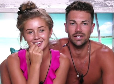 KAMERALAR ÖNÜNDE VİLLANIN BANYOSUNDA İLİŞKİYE GİRDİLER!