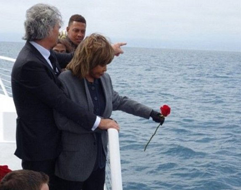 Tina Turner... OĞLUNUN KÜLLERİNİ DENİZE BIRAKTI!