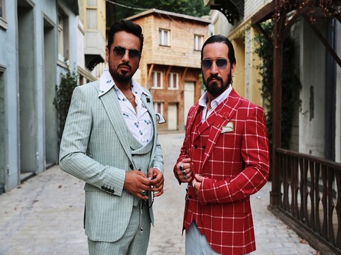 Doğukan Manço feat. Emre Altuğ... "ZALİM SULTAN"!..