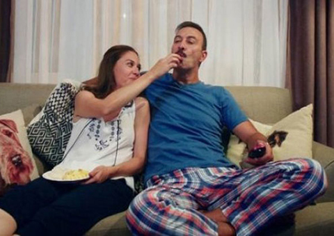 Koca Koca Yalanlar... SEZEN AKSU'NUN 'KOCA KIÇLI' ŞARKISIYLA BAŞLIYOR!