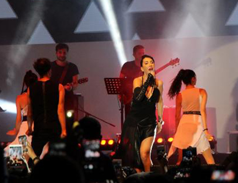 Hande Yener...“BU PROJE 30 YILLIK HAYALİMDİ”