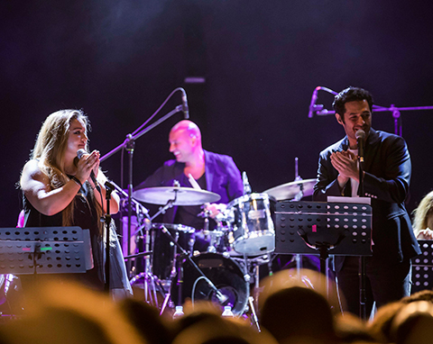 Jülide Özçelik - Mert Fırat... AŞK ŞARKILARI SÖYLEDİLER!