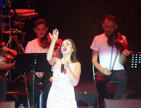 Yıldız Tilbe...HARBİYE’Yİ MESKEN TUTTU!