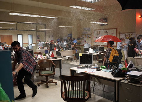 Bücür... KARAKOLA YAĞMUR YAĞDIRDI!