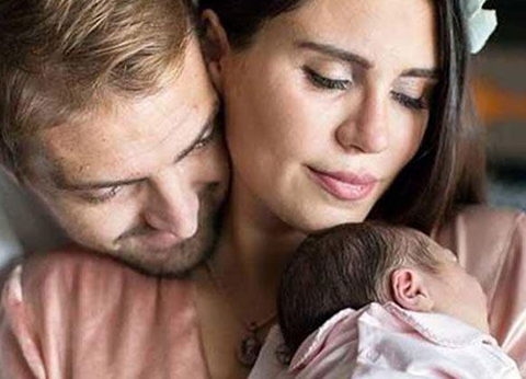 Caner - Şükran Erkin... KIZLARI İLE İLK POZLAR!