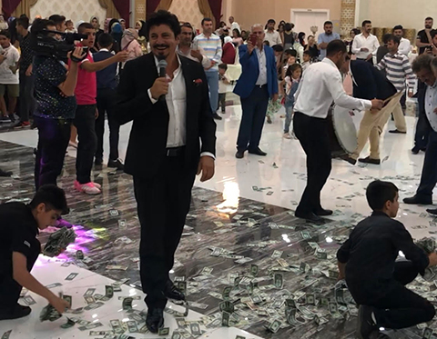 Ekin... DOLAR YAĞMURUNA TUTULDU!