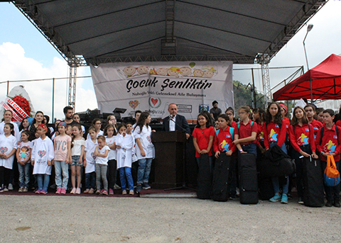 HAYRATLI VE KADIKÖYLÜ ÇOCUKLARDAN MÜZİK ŞÖLENİ!