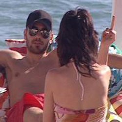 Hande Yener... BUNUN ADI TERBİYESİZLİK