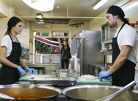 Elimi Bırakma... AZRA İLE CENK KARŞI KARŞIYA!