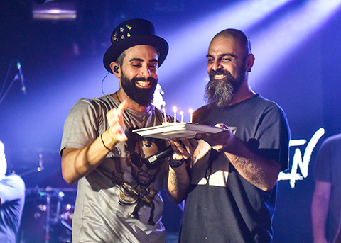 Gökhan Türkmen...DOĞUM GÜNÜNÜ MÜZİKSEVERLERLE KUTLADI!