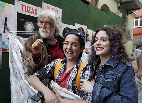 Bücür... ÜÇ KAFADAR BİR ÇUVALDA!