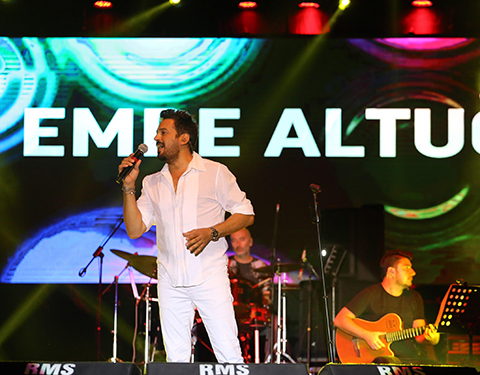 Emre Altuğ... ARHAVİ'YE GİTTİ, KURTOĞLU'NA SELAM YOLLADI!