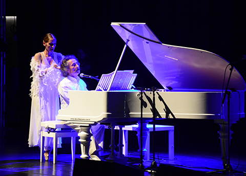 Timur Selçuk... MUHTEŞEM 50. YIL KONSERİ