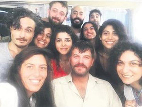 Kıvanç Tatlıtuğ... TANIYANA AŞK OLSUN!