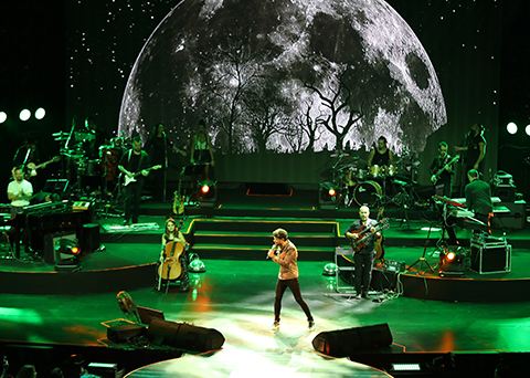 Kenan Doğulu... HARBİYE'DE YAĞMUR ALTINDA ROMANTİK KONSER!