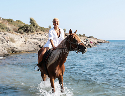Asiye Palu... HAYAT BAZEN ÖDÜL VERİR!