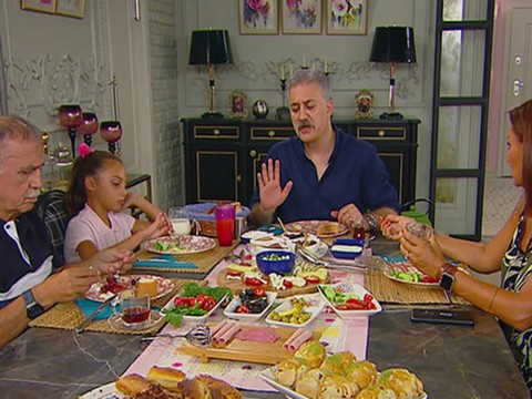 Çocuklar Duymasın... MENEMEN TARTIŞMASINDA KOMİK ANLAR!..