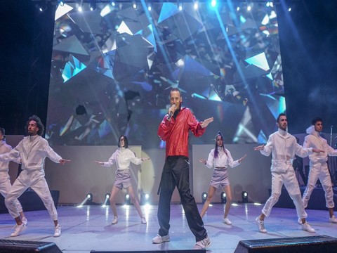 Edis... İSTANBUL'DA COŞKU DOLU BİR KONSER!..