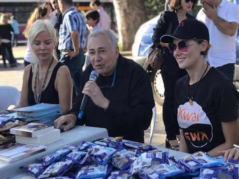 SOKAK HAYVANLARI İÇİN MAMA DAĞITTILAR!..