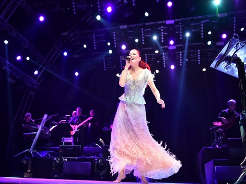 Candan Erçetin... HEM COŞTU HEM COŞTURDU!..