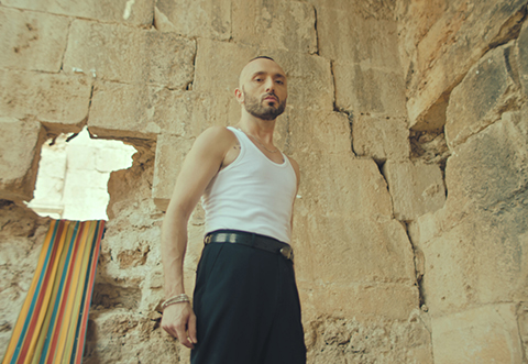 Mabel Matiz... TARİHİ MEKANDA OTANTİK KLİP!