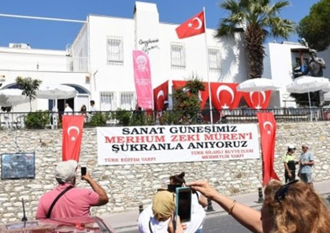 Zeki Müren... BODRUM'DA VE MEZARI BAŞINDA ANILDI!