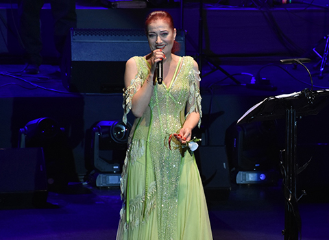 Candan Erçetin...ANILARI TAZELEYEN KONSER!