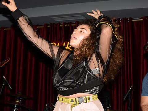 Dilan Çıtak... "BENCE BEYONCE İLE DE  AKRABAYIZ"!..