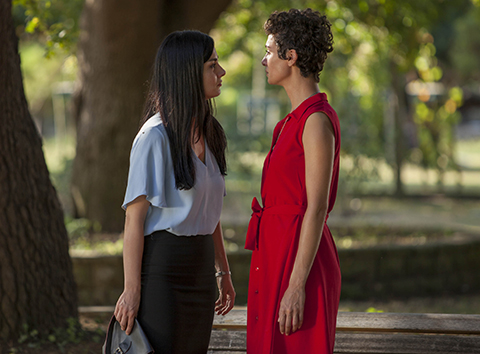 Ağlama Anne... ALEV KIZININ KARŞISINA ÇIKAR!