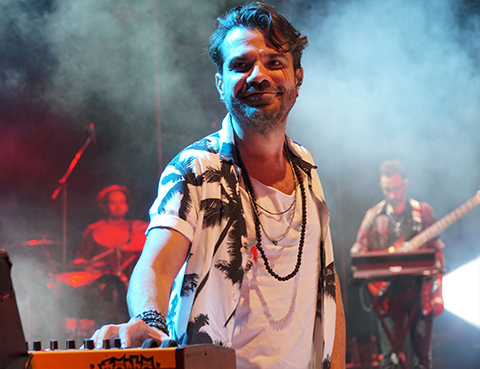 Kenan Doğulu... YENİ ŞARKILARINI İLK DEFA ANTALYA'LILAR DİNLEDİ!