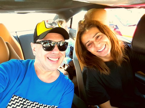 Vj Bülent... YILDIZ TİLBE'Yİ BADEM EZMESİYLE BESLEDİ!..