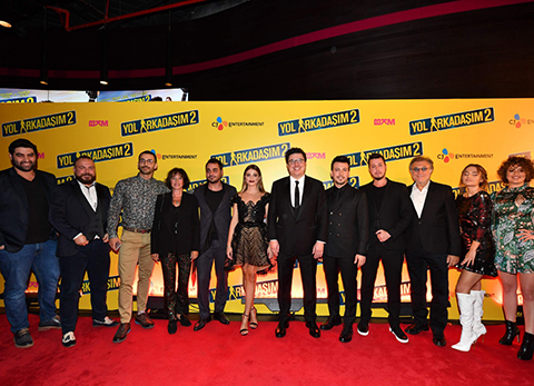 Yol Arkadaşım 2... ÜNLÜLER KAHKAHAYA KOŞTU!