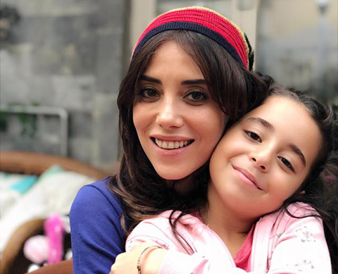 Cansu Dere - Beren Gökyıldız... ANNE - KIZ BULUŞTU!