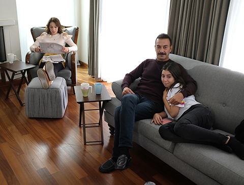 Koca Koca Yalanlar... SUDE KALEYİ İÇTEN FETHEDER!